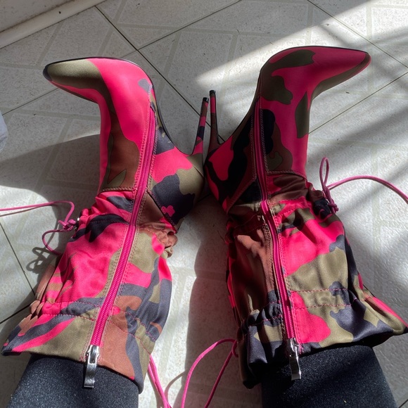 Shoes - Picture 3 of 3